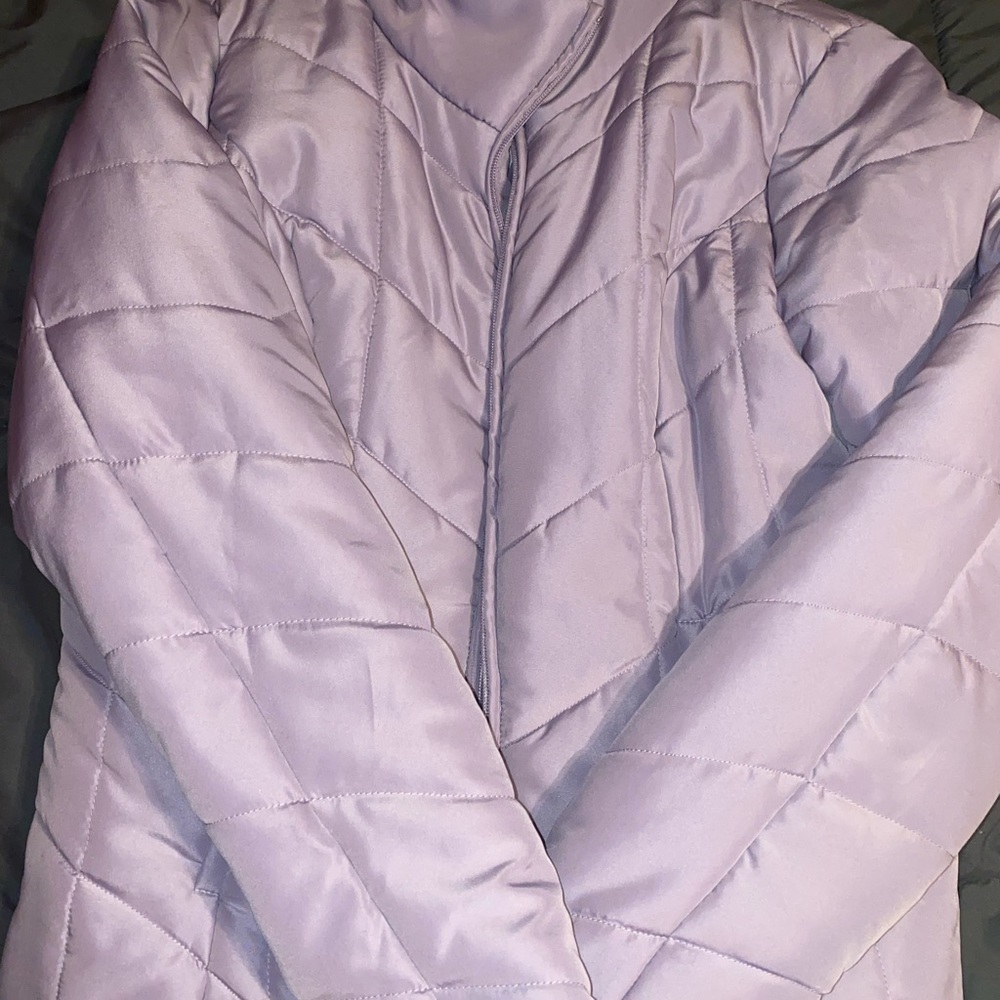 Woman’s coat - Picture 8 of 10